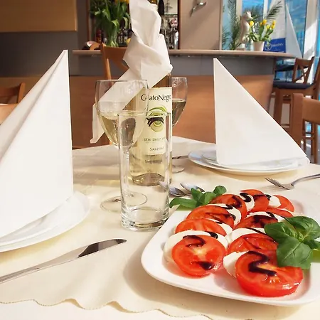 Aparthotel Elpak 3*
